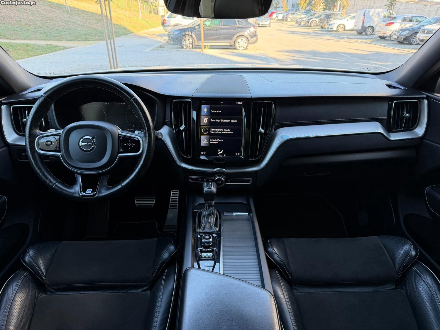 Volvo XC60 D4 AWD R-Design Geartronic Nacional - 17 — photo 5