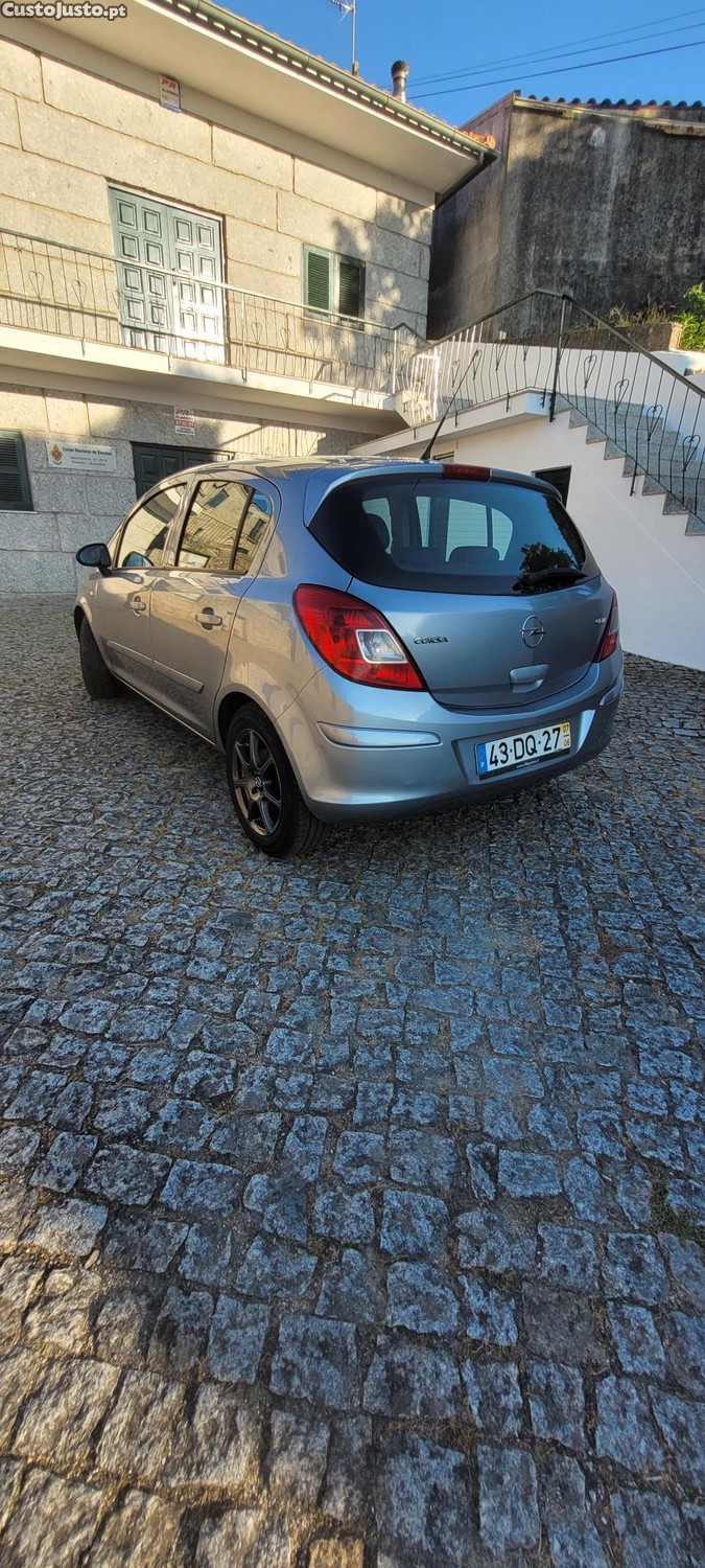 Opel Corsa D — fotografia 8
