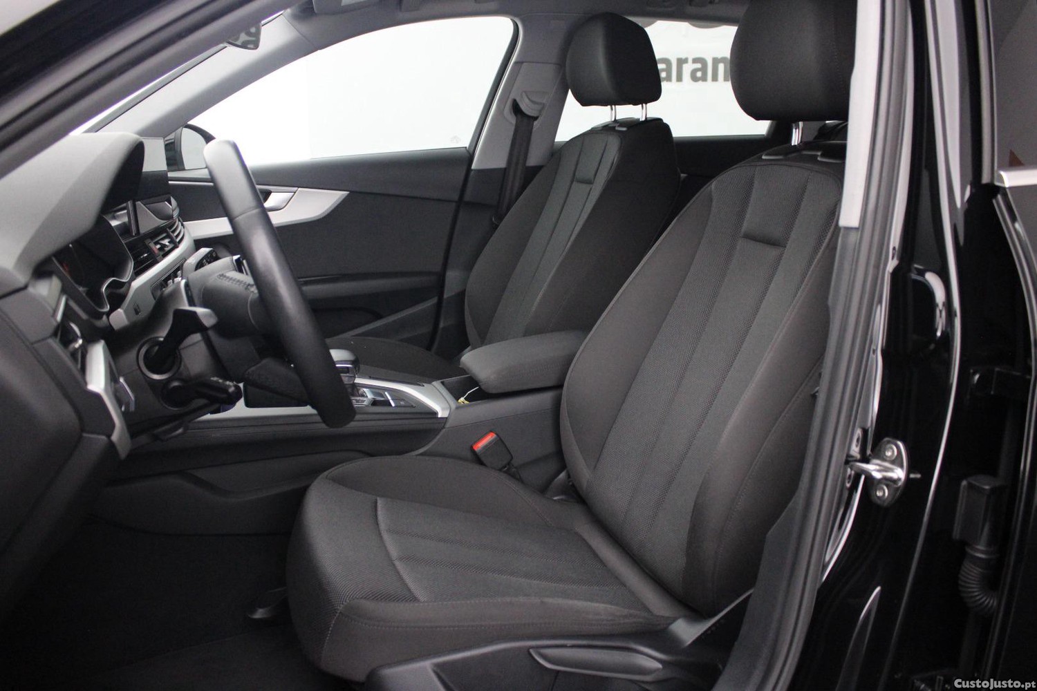 Audi A4 AVANT 30 TDI S-TRONIC — fotografia 13