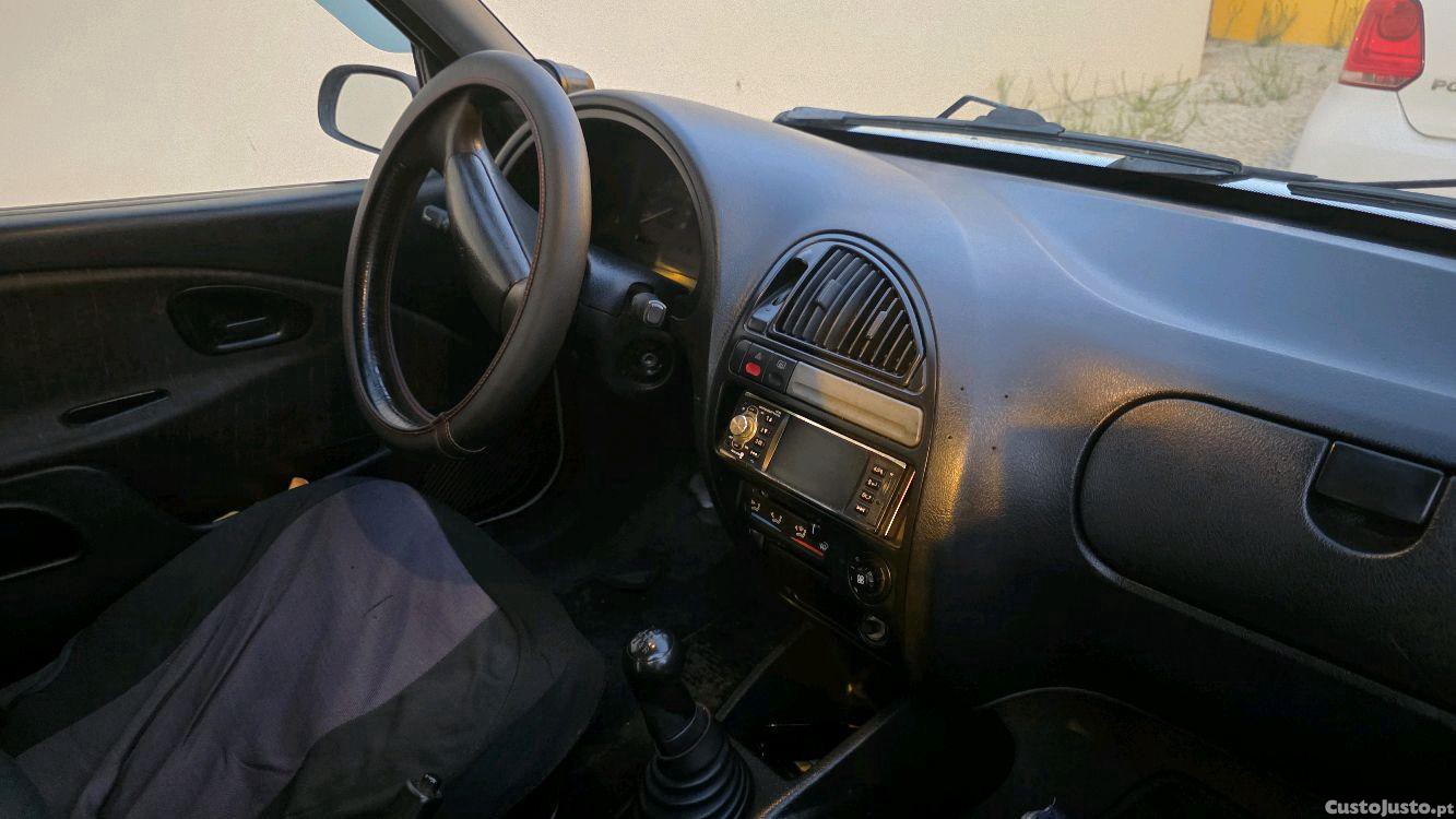 Citroën Saxo comercial - 98 foto 4