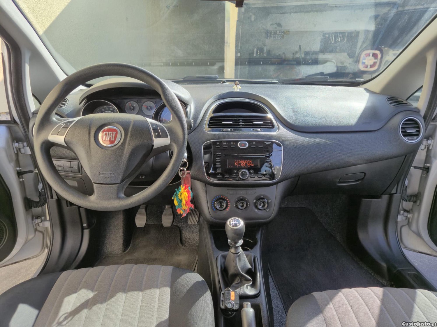 Fiat Punto Hatchback 1.2 — fotografia 6