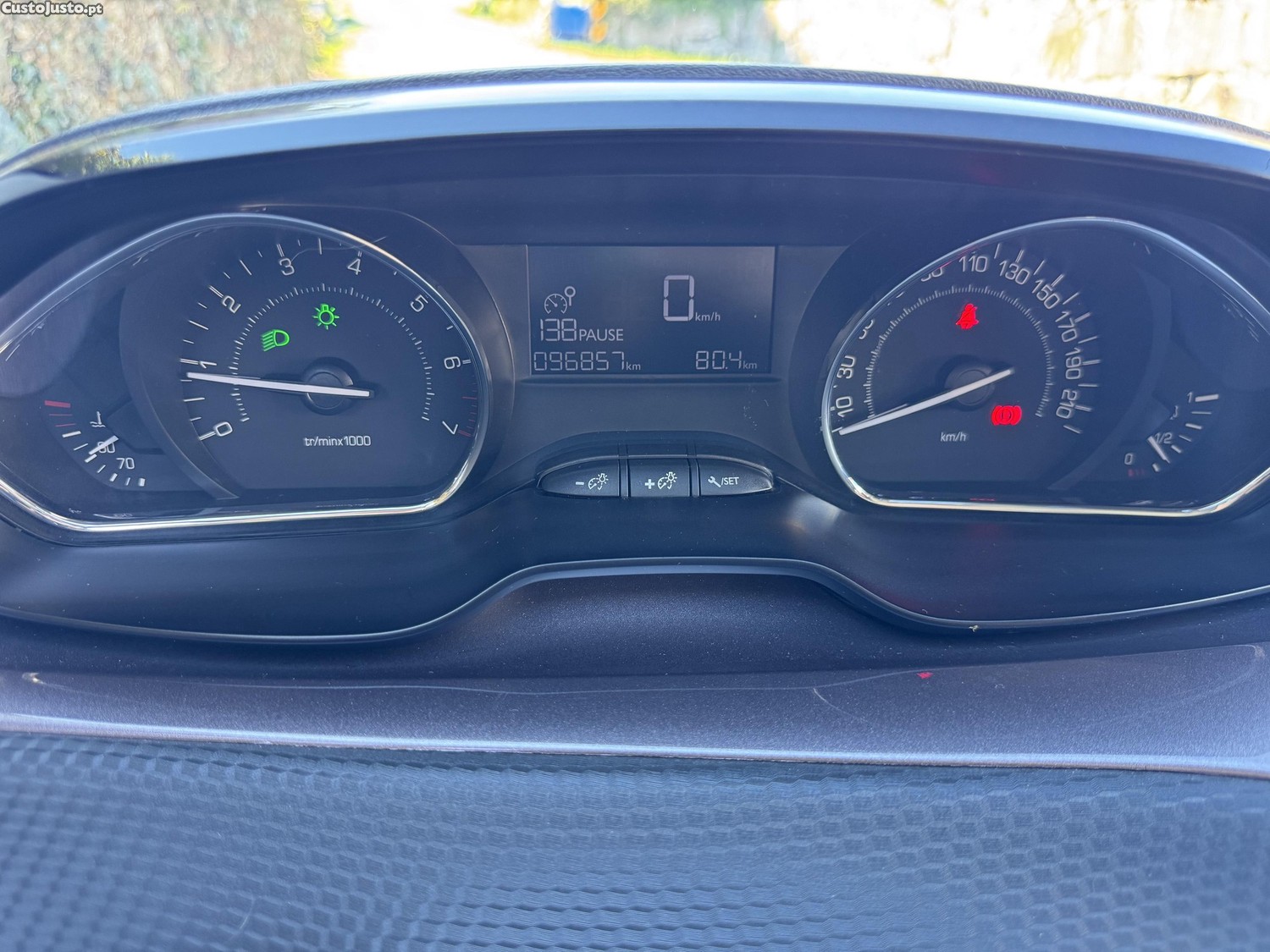 Peugeot 2008 1.2 PureTech — photo 5