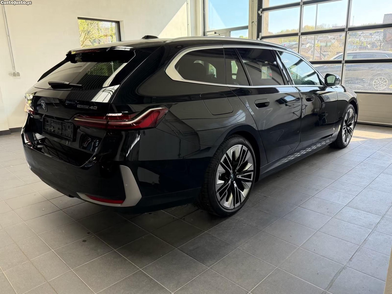 BMW i5 Touring eDrive40 — fotografia 10