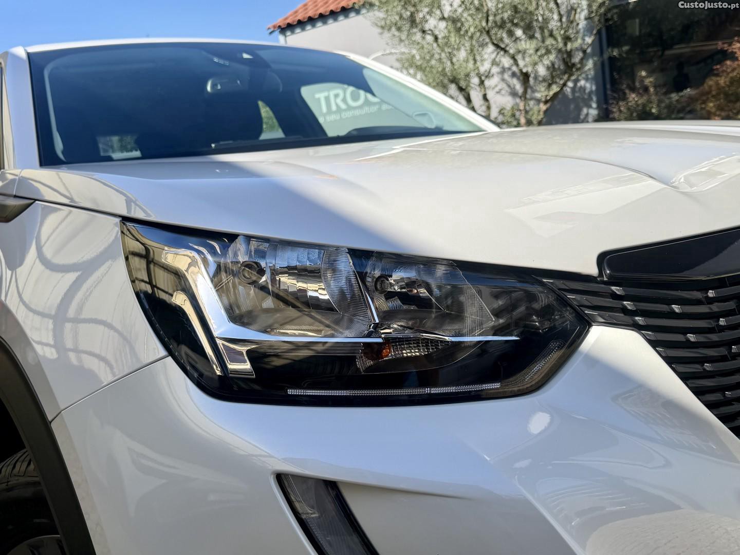 Peugeot 2008 PureTech 100 Stop&Start Active Pack — photo 4