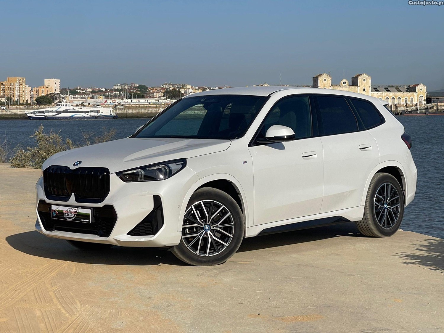 BMW iX1 xDrive30 Pack Desportivo M — fotografia 16