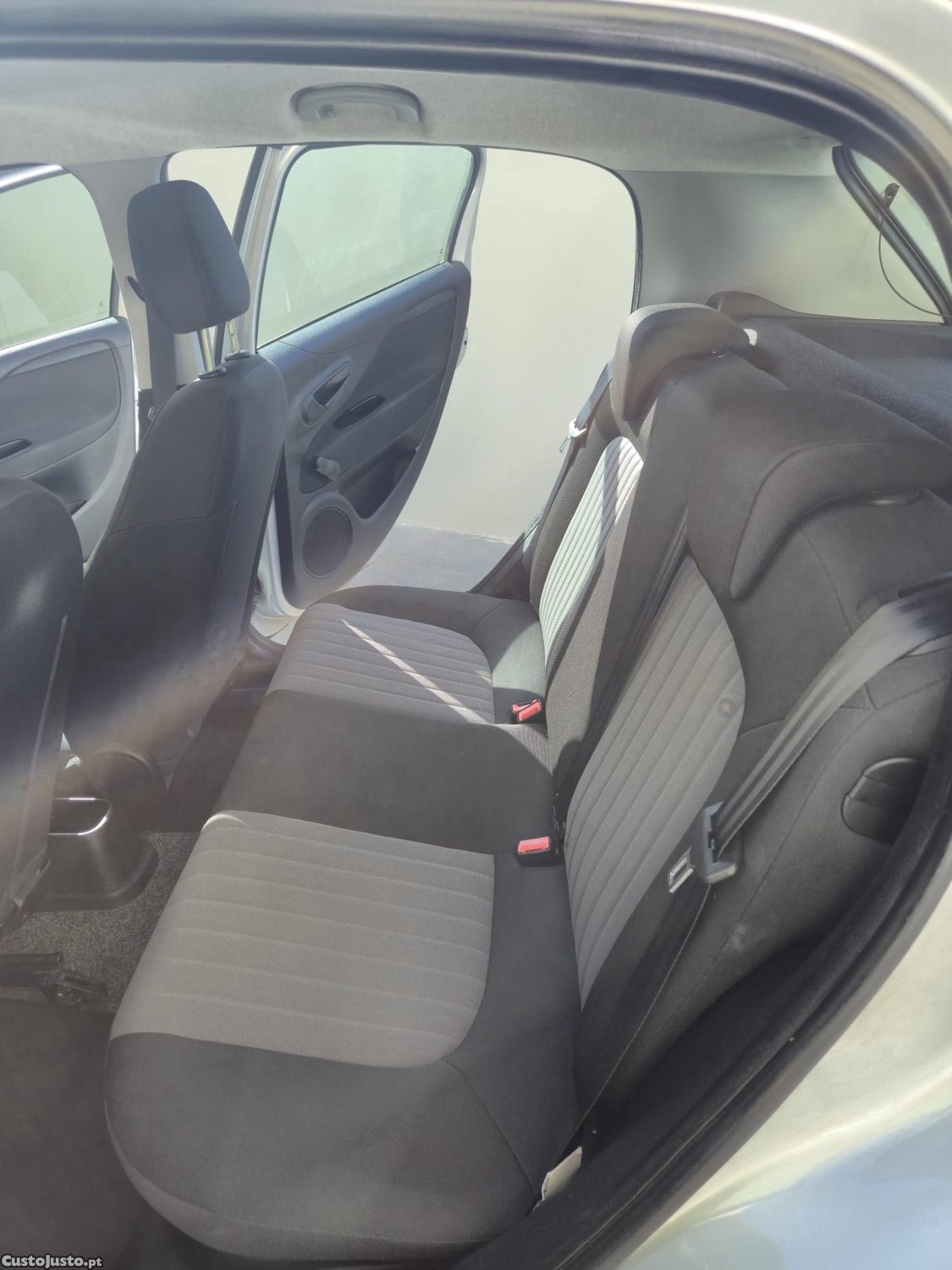 Fiat Punto Hatchback 1.2 — fotografia 4