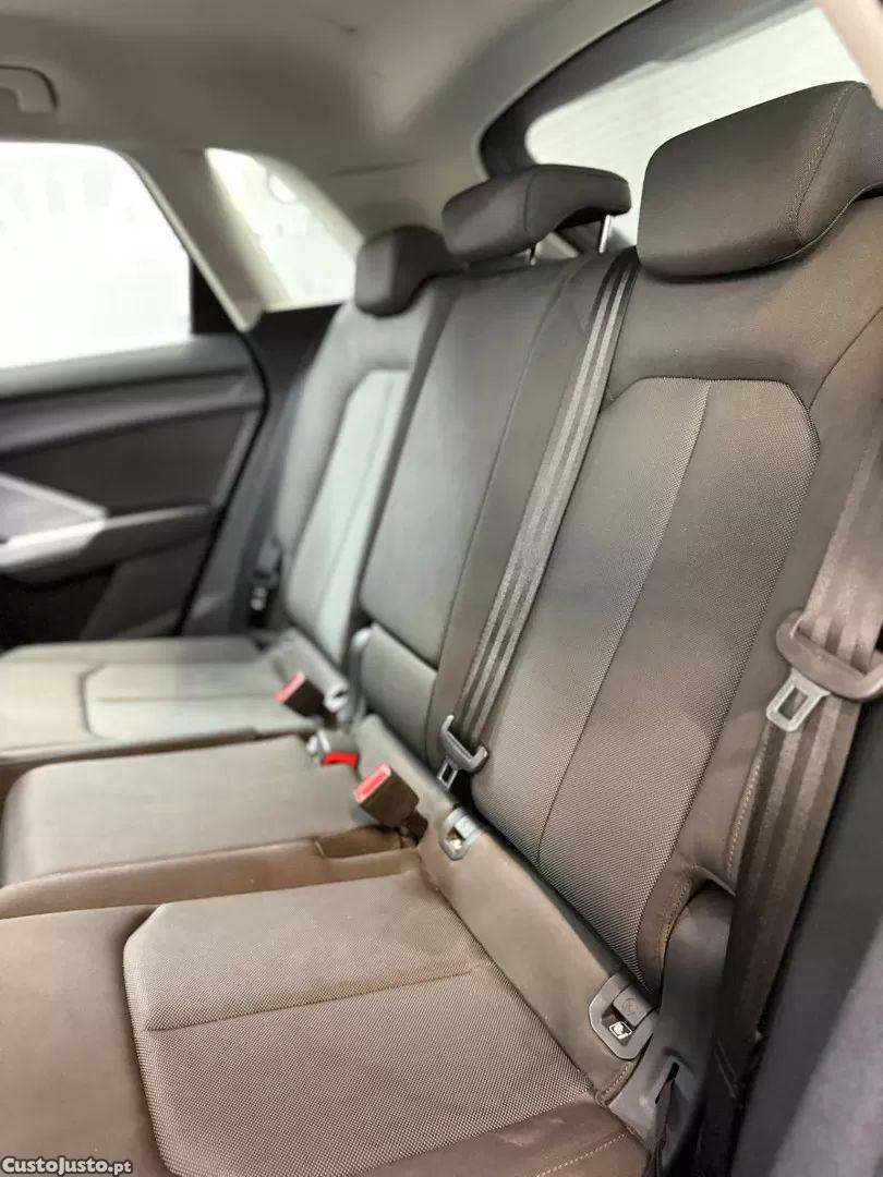 Audi Q3 1.4 tfsie s-line — fotografia 7