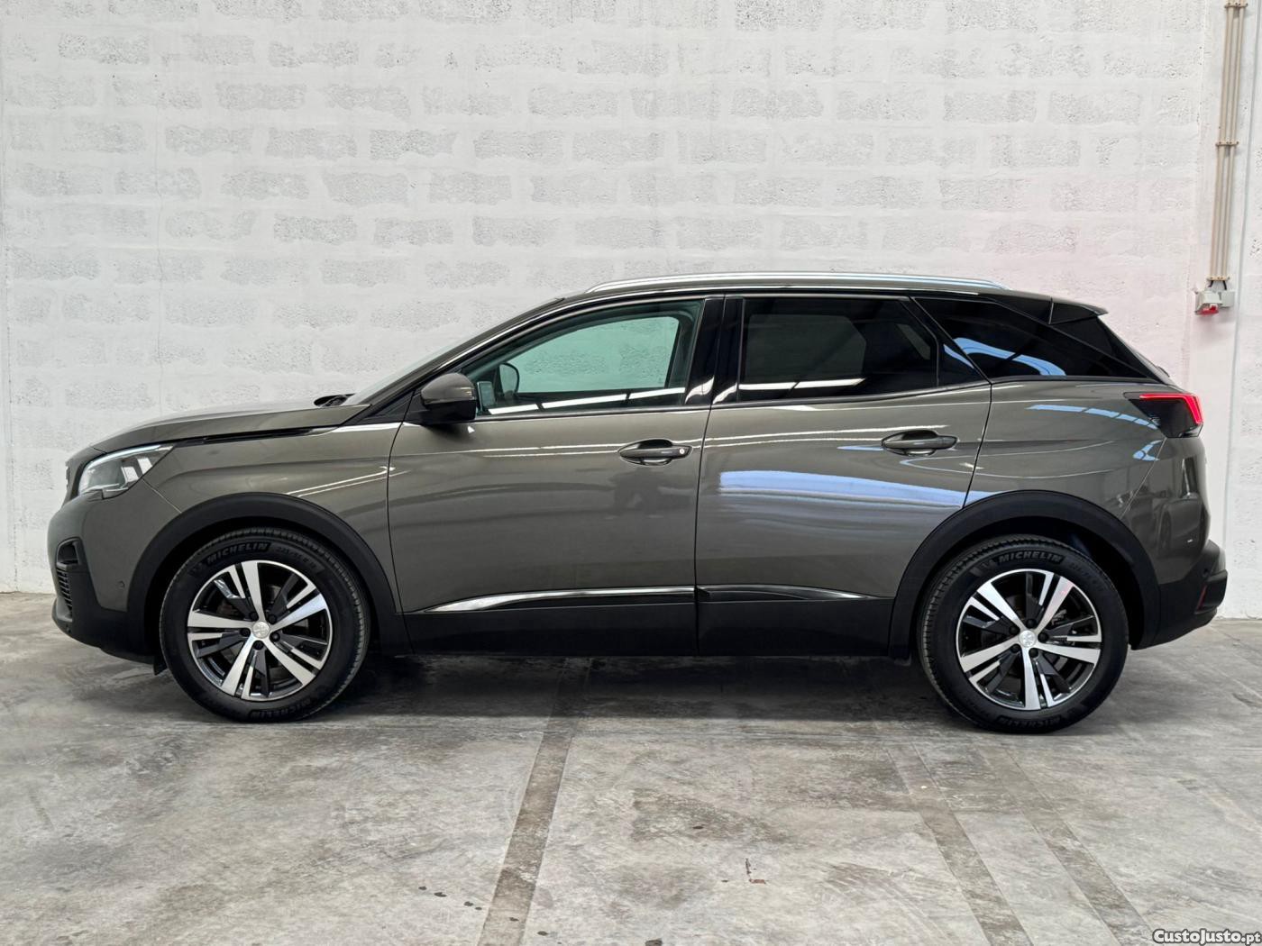 Peugeot 3008 1.5 BlueHDi Active P — fotografia 17