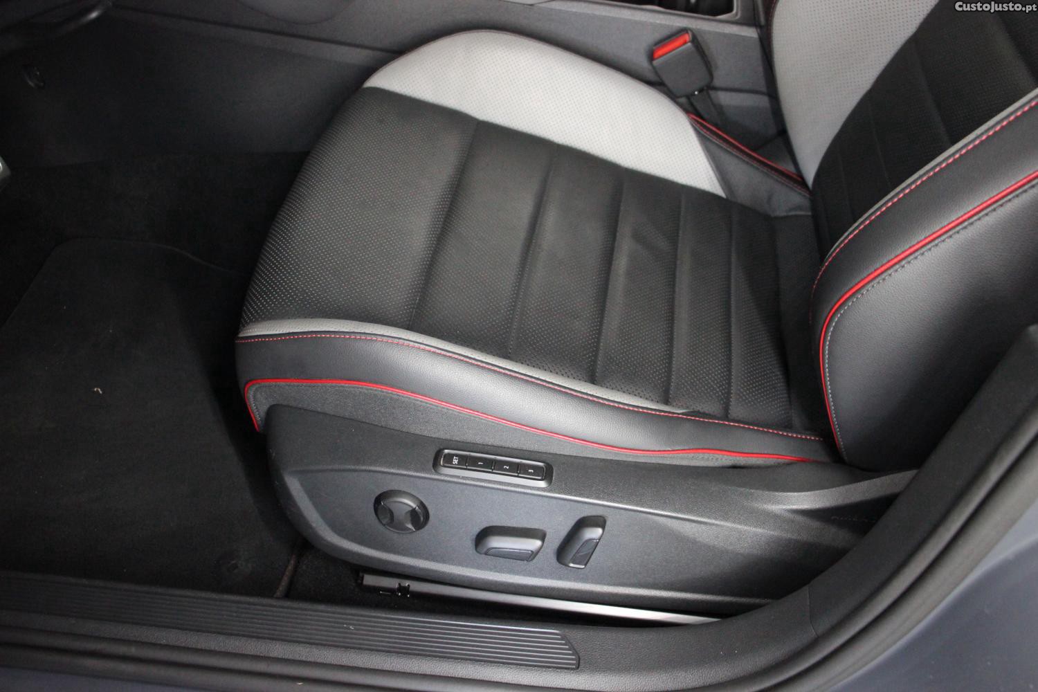 Volkswagen Golf 2.0 TSI GTI DSG — fotografia 17