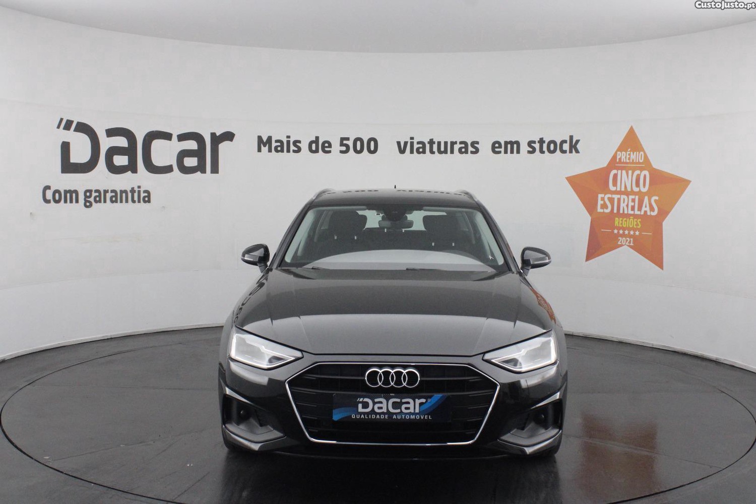 Audi A4 AVANT 30 TDI S-TRONIC — fotografia 42