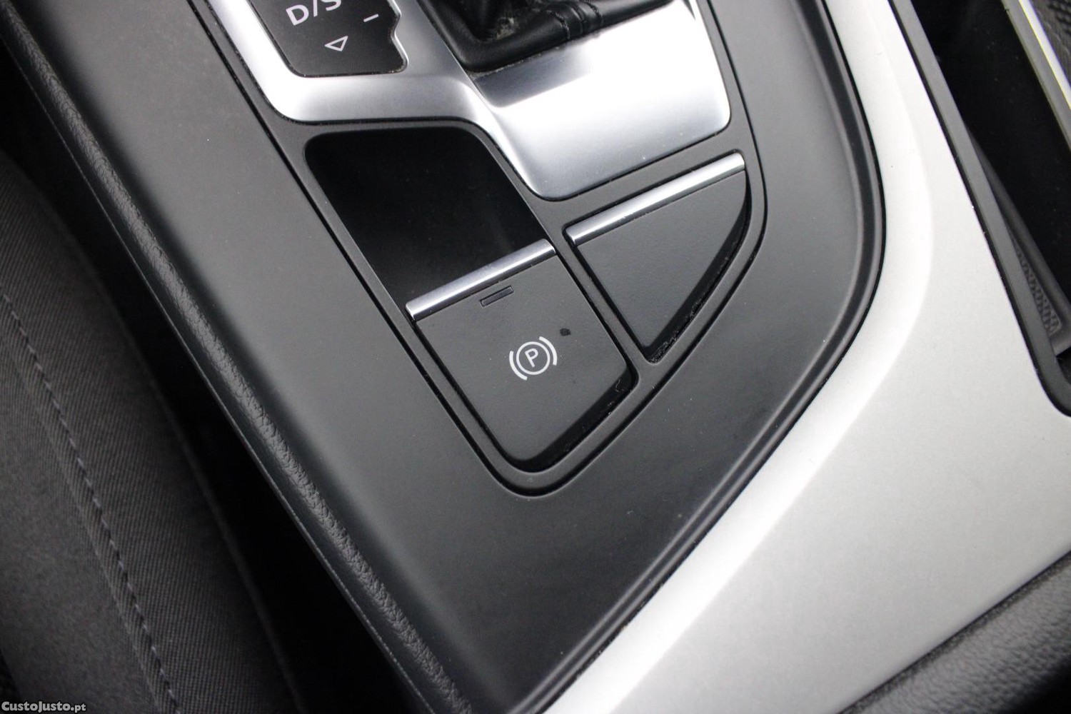 Audi A4 AVANT 30 TDI S-TRONIC — fotografia 19