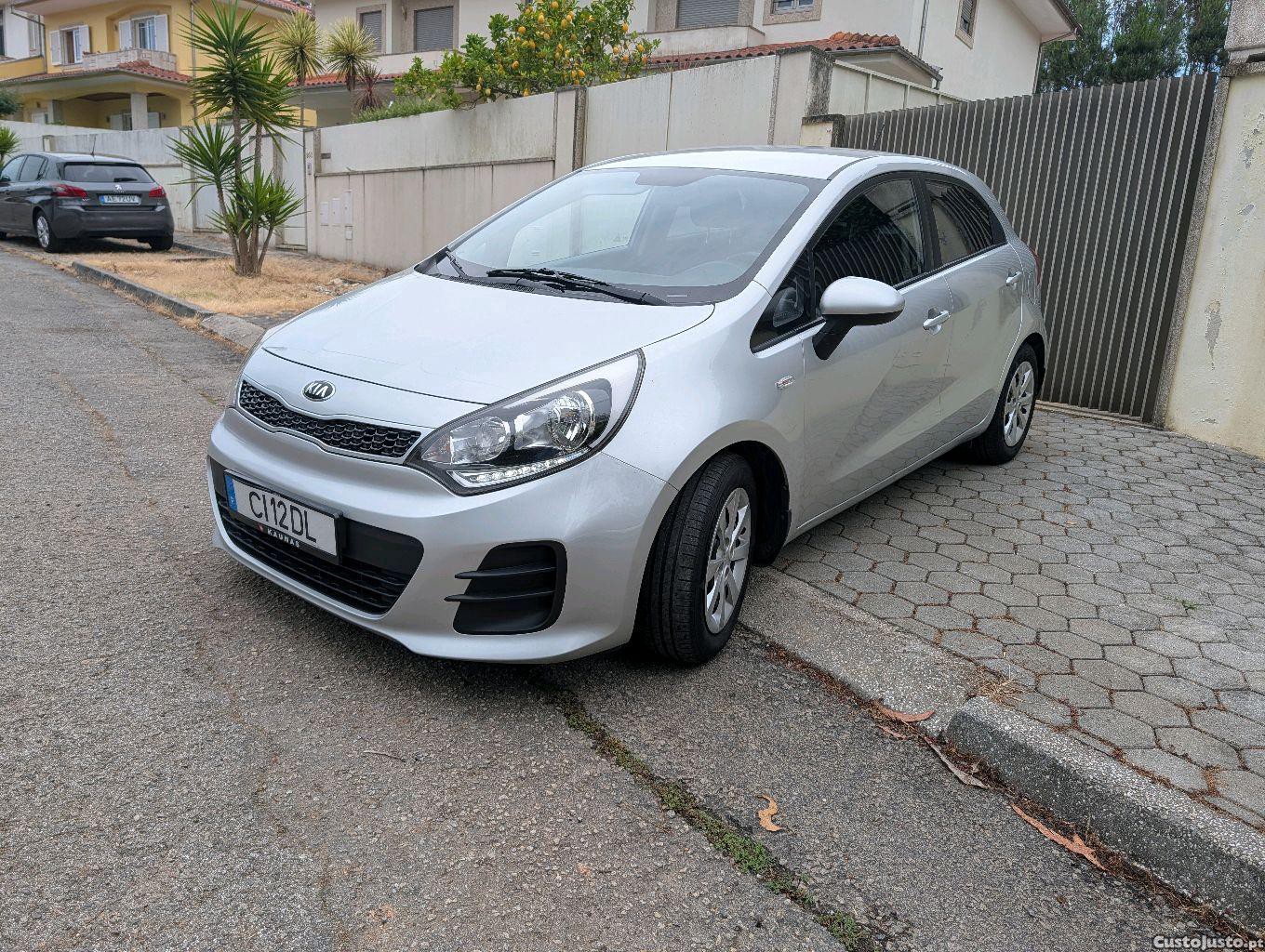 Kia Rio 1,1 cdti — fotografia 2