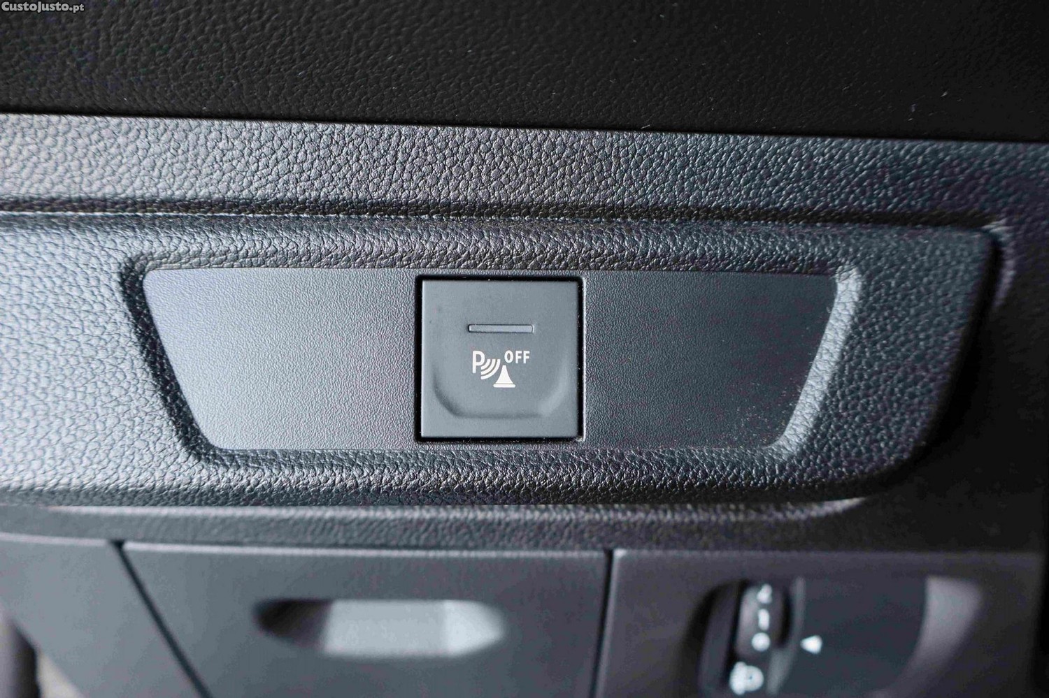 Dacia Sandero 1.0 TCe Essential — fotografia 13