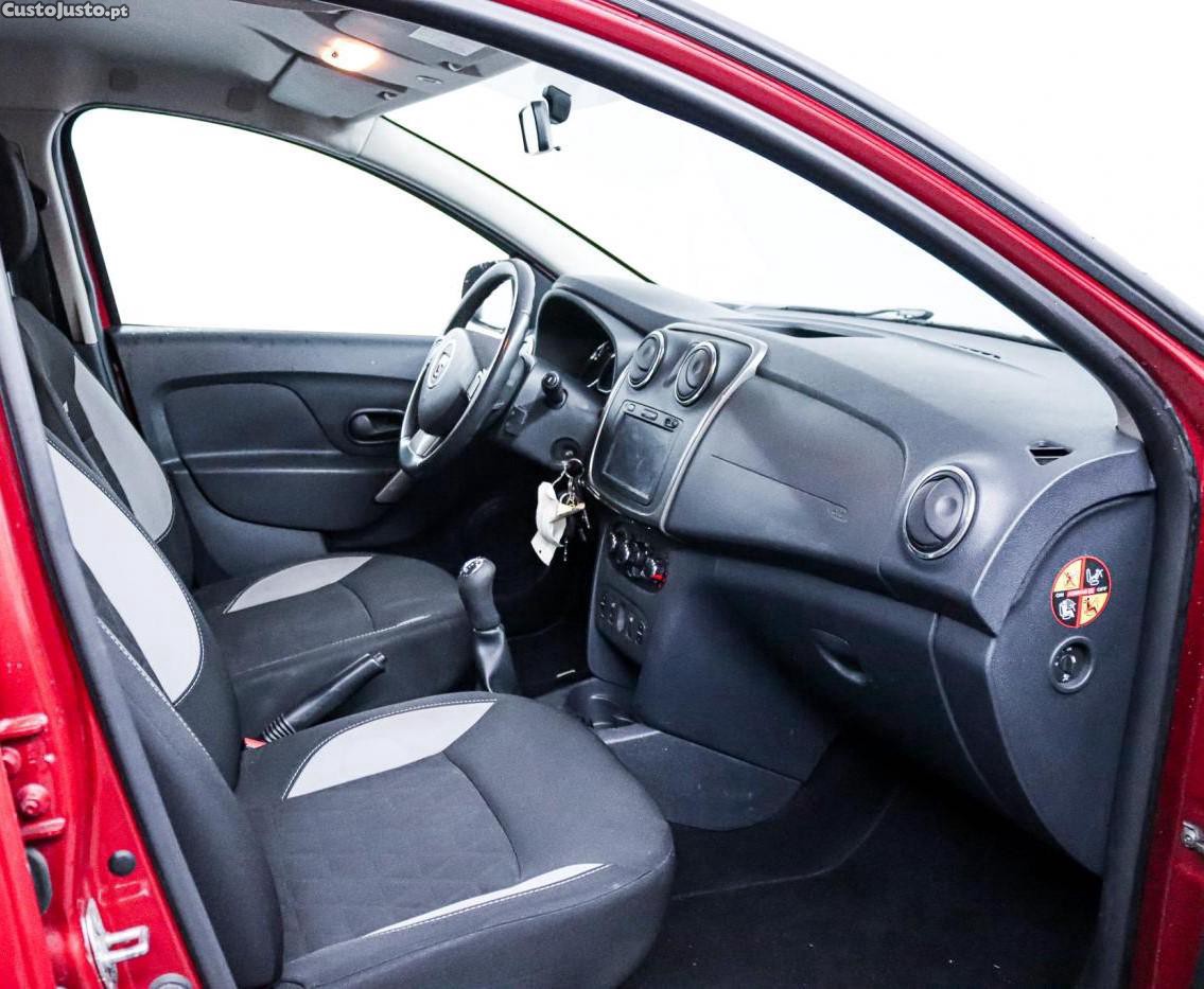 Dacia Sandero Stepway DCI 90 S&S Prestige — fotografia 9