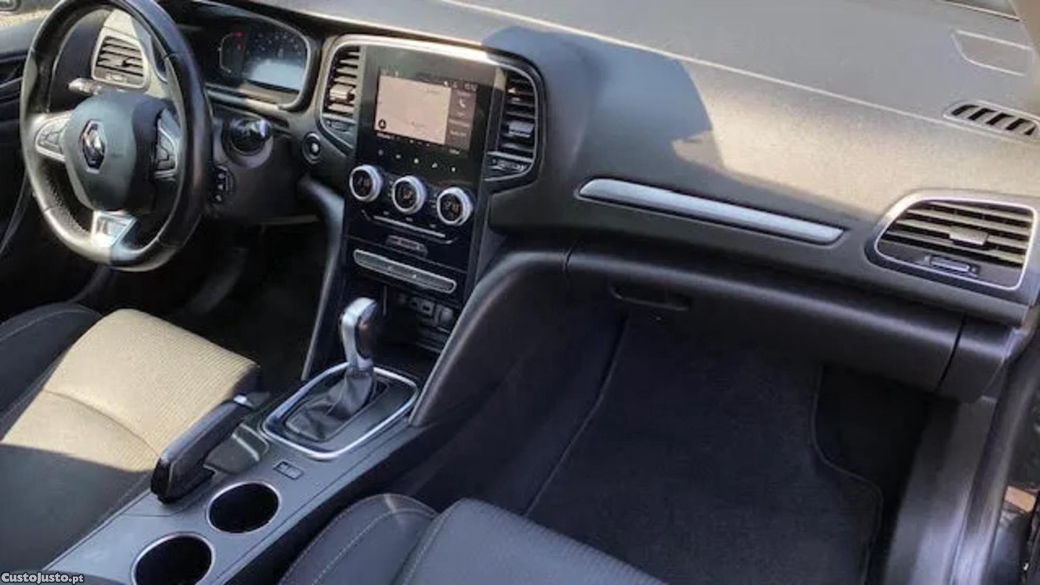 Renault Mégane Sport Tourer 1.5 Blue dCi Limited EDC — fotografia 8