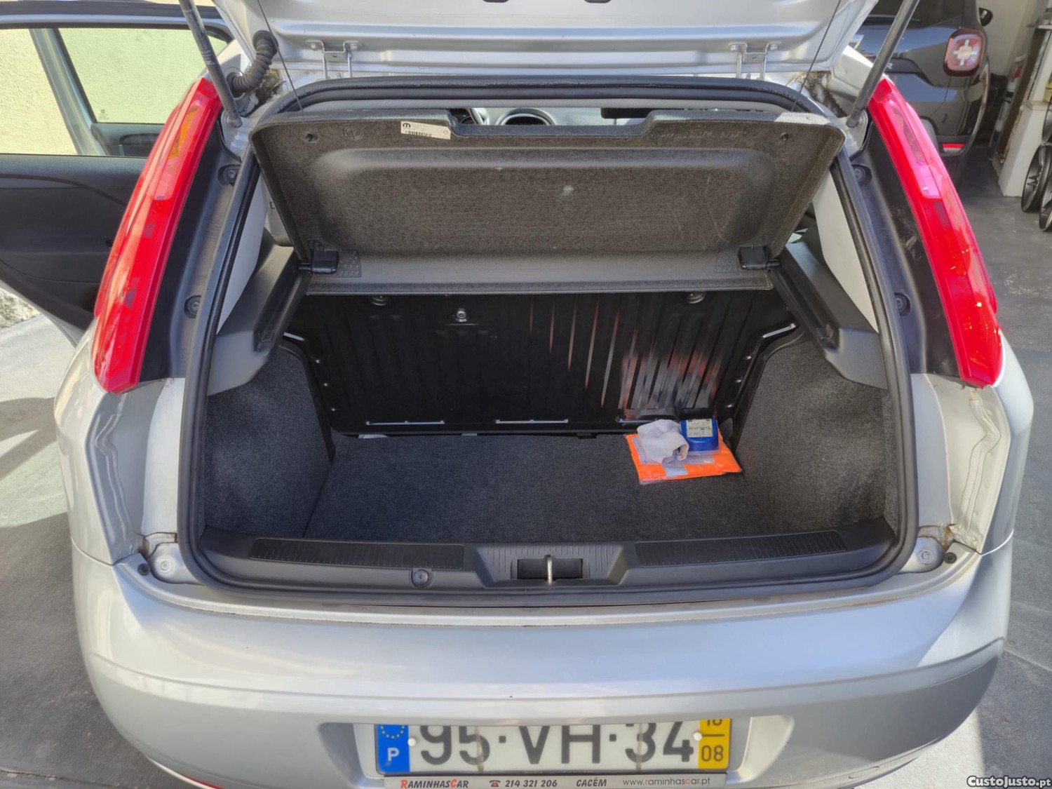Fiat Punto Hatchback 1.2 — fotografia 3