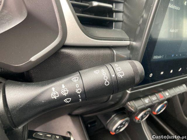Renault Captur TCe 90 ZEN — fotografia 17