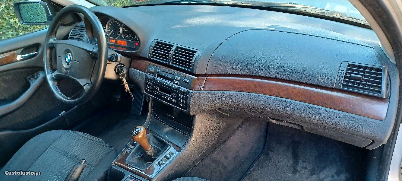 BMW 320 E46 - 136CV — fotografia 3