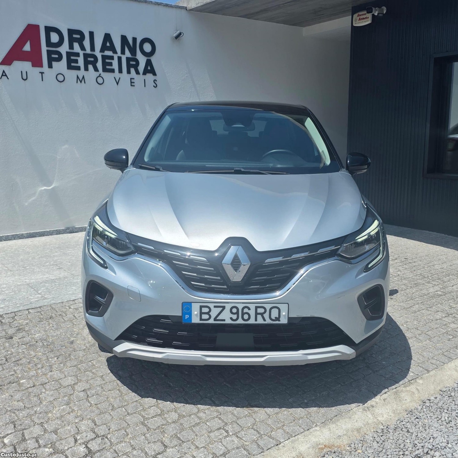 Renault Captur 1.6 E-Tech Plug-In Exclusive — fotografia 17