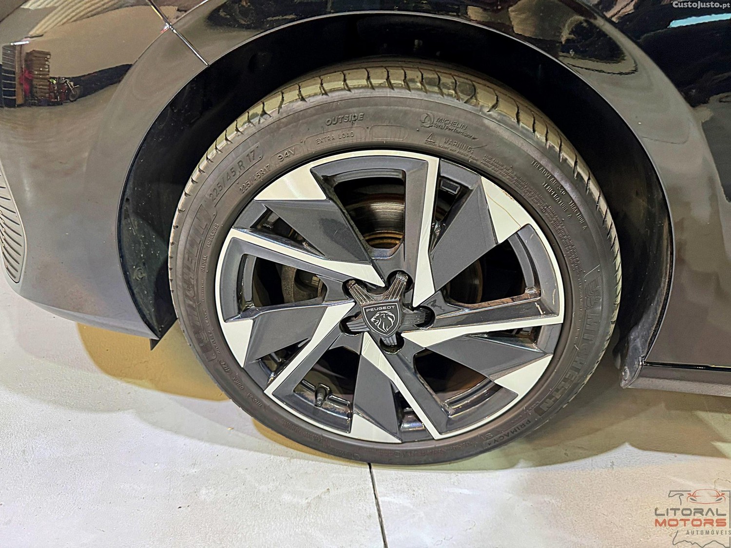 Peugeot 308 1.2 PureTech Allure — fotografia 14