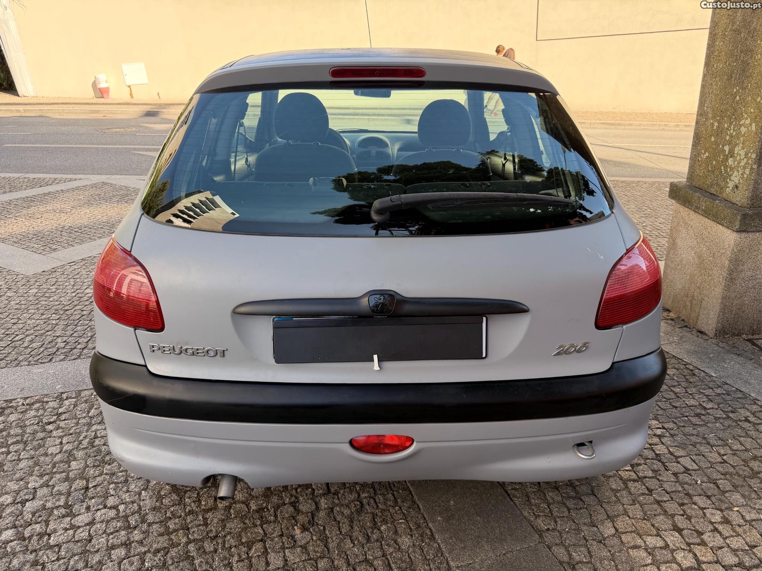 Peugeot 206 1.1 XR — photo 2