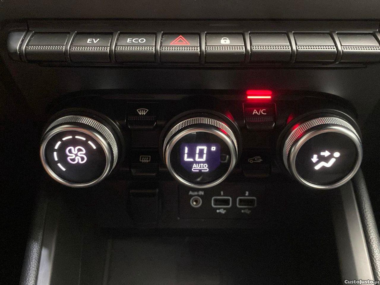 Renault Clio 1.6 E-Tech Exclusive — fotografia 8