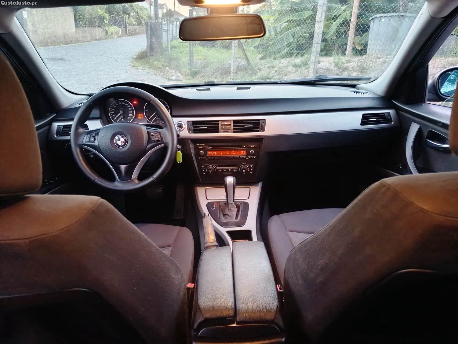 BMW 320 E90 — photo 4