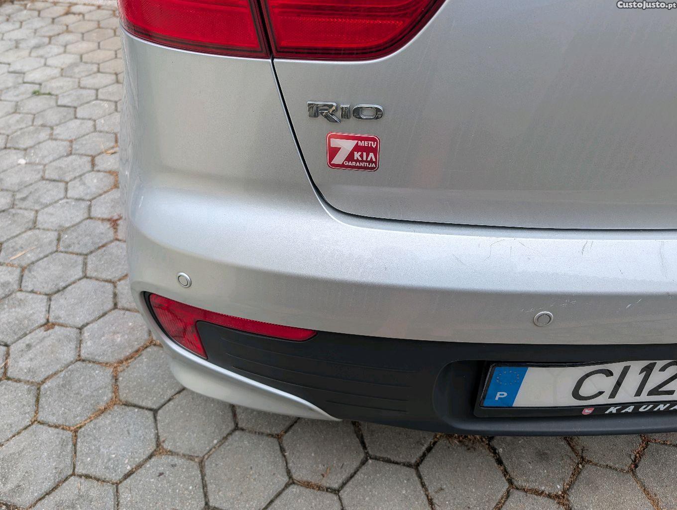 Kia Rio 1,1 cdti — fotografia 4
