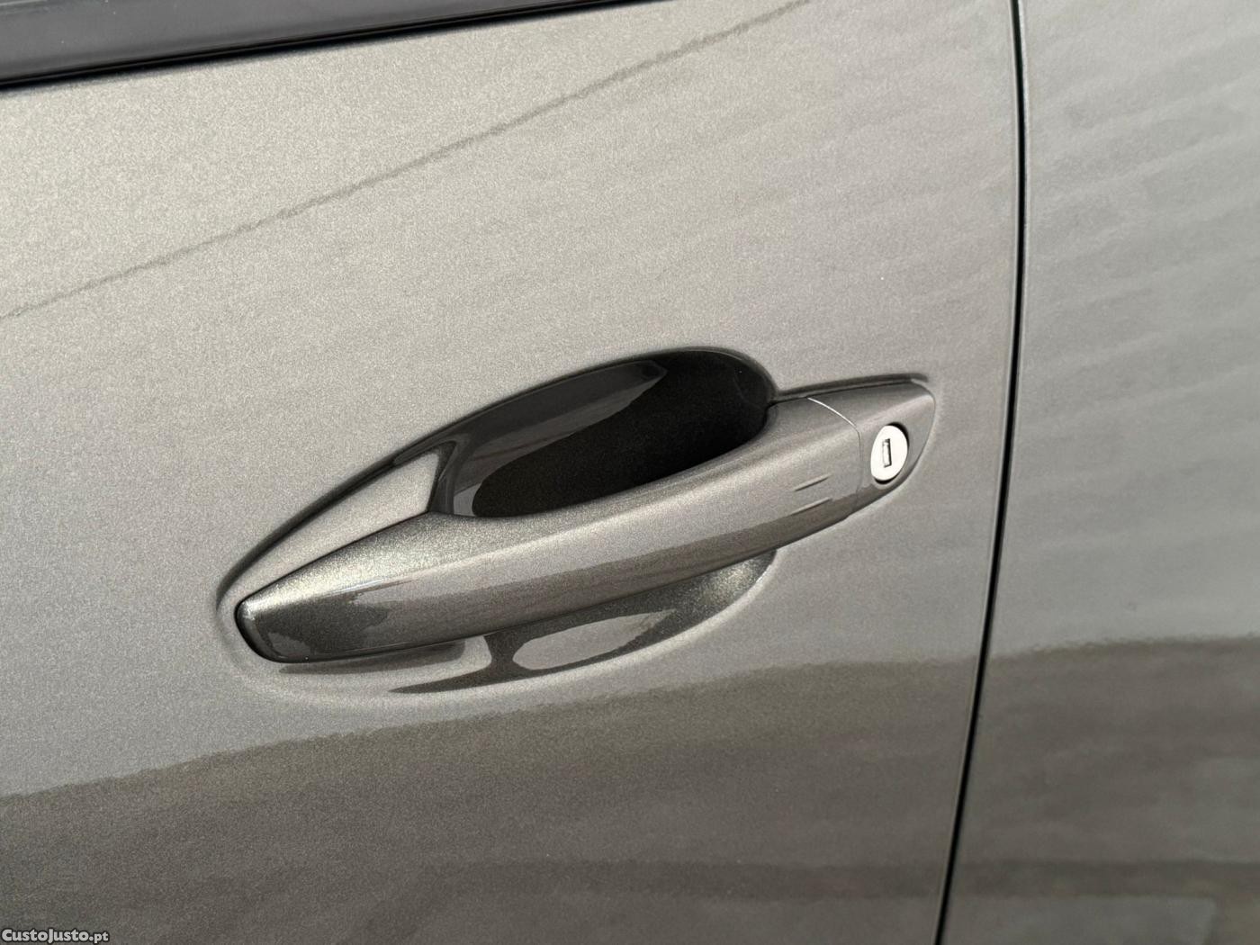 Peugeot 3008 1.5 BlueHDi Active P — fotografia 13