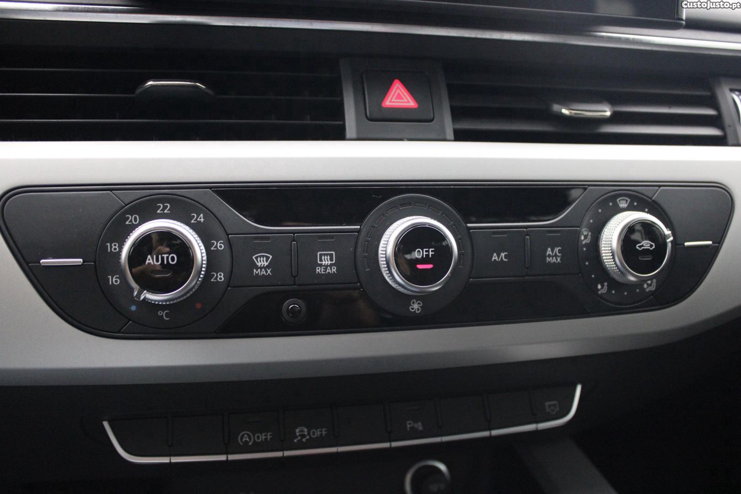 Audi A4 AVANT 30 TDI S-TRONIC — fotografia 23