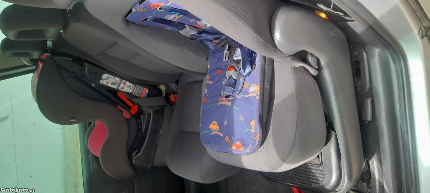 SEAT Alhambra Monovolume — fotografia 3