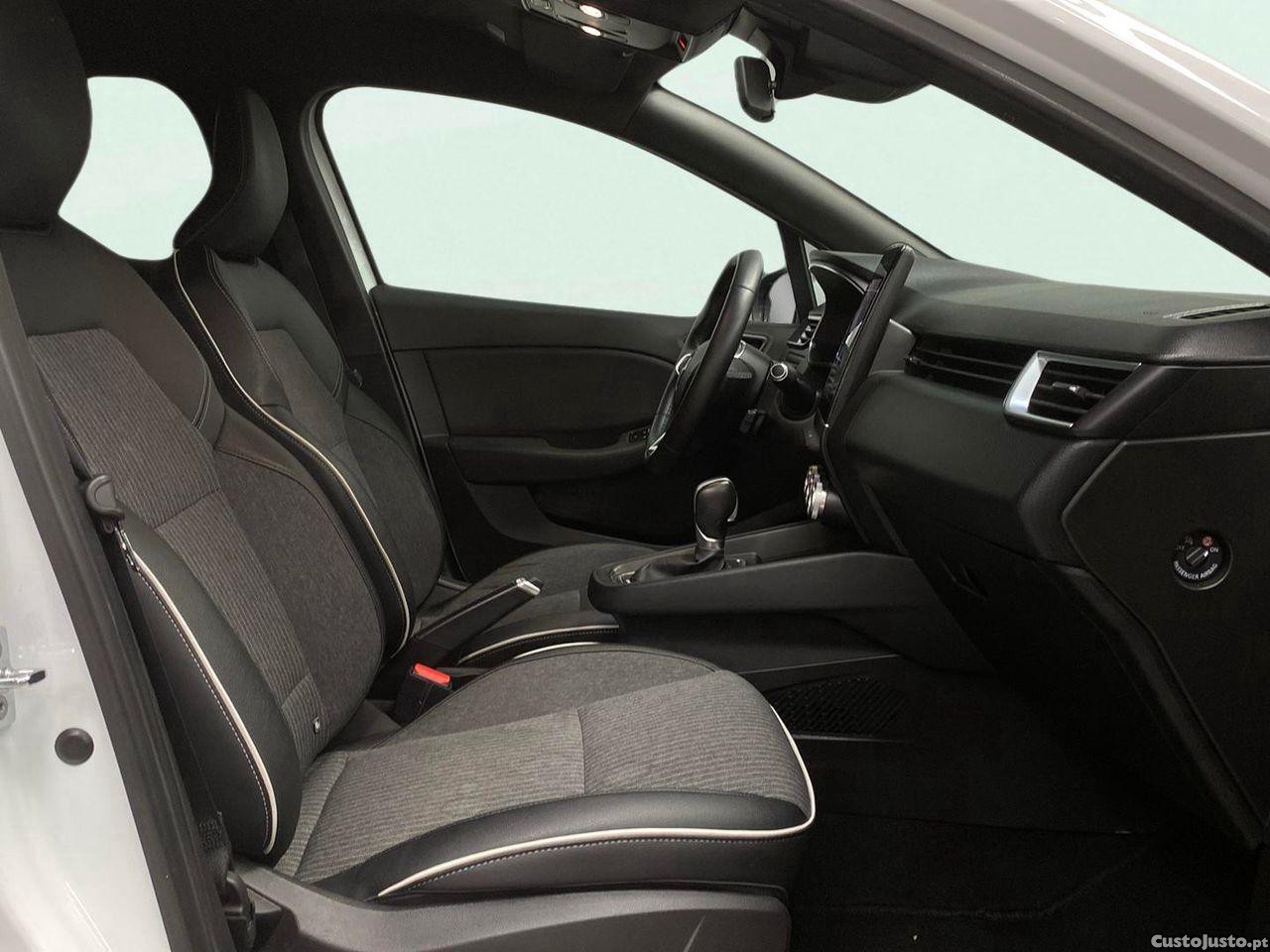 Renault Clio 1.6 E-Tech Exclusive — fotografia 5