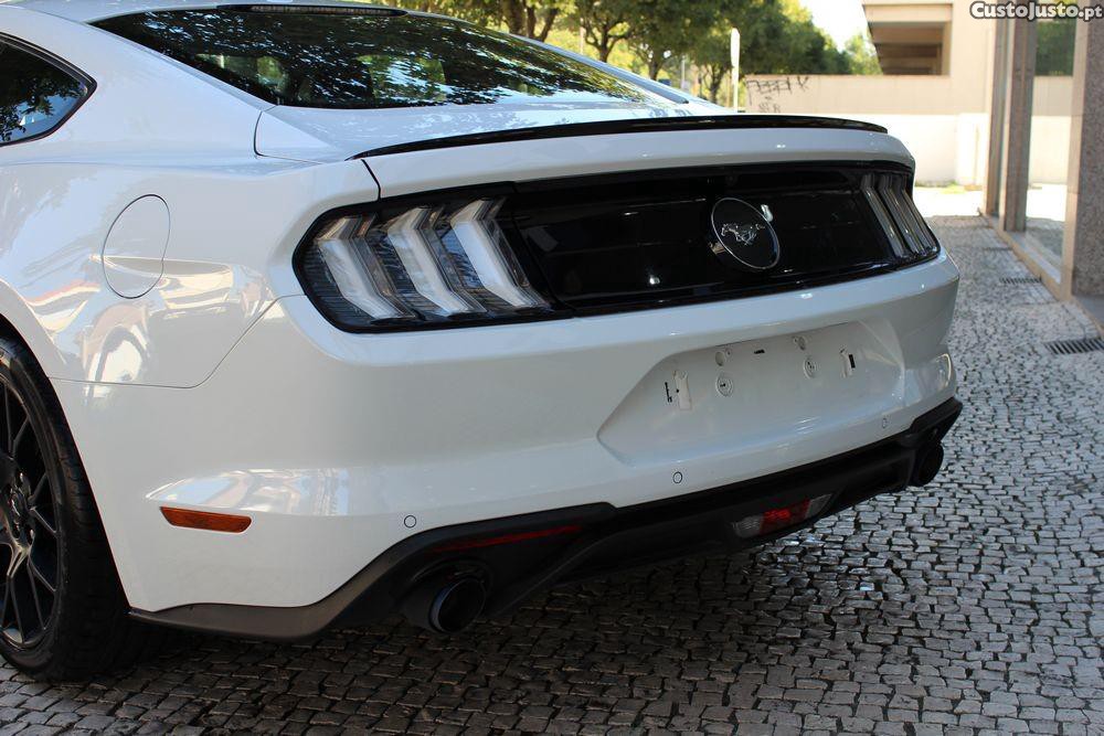 Ford Mustang 2.3i EcoBoost — fotografia 13