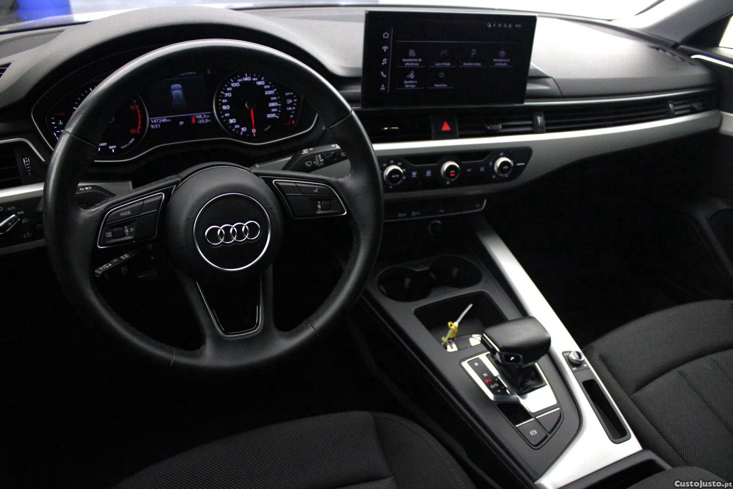 Audi A4 AVANT 30 TDI S-TRONIC — fotografia 2