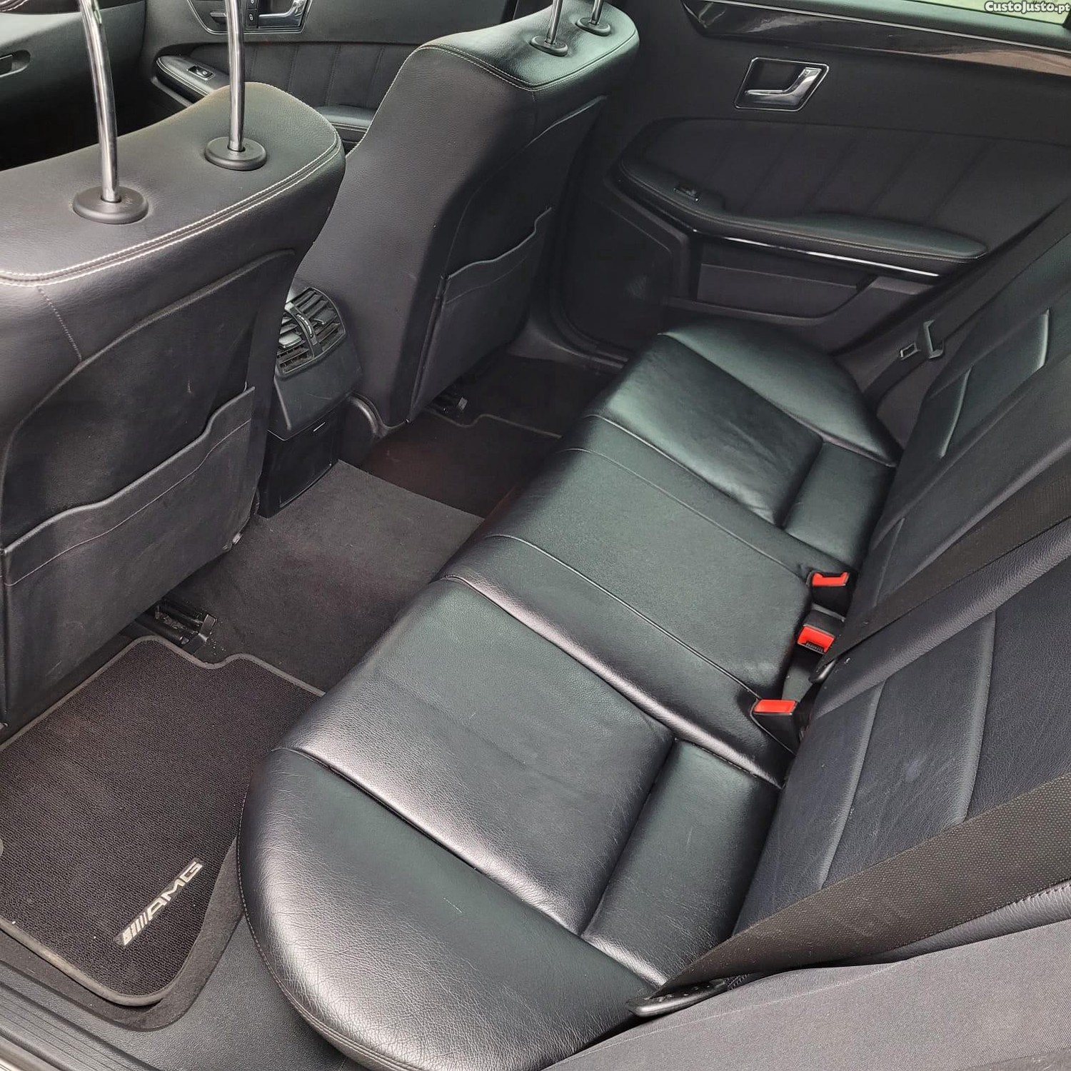 Mercedes-Benz E 350 CDi BlueEfficiency 7G-TRONIC Avantgarde (Pack AMG) — fotografia 3