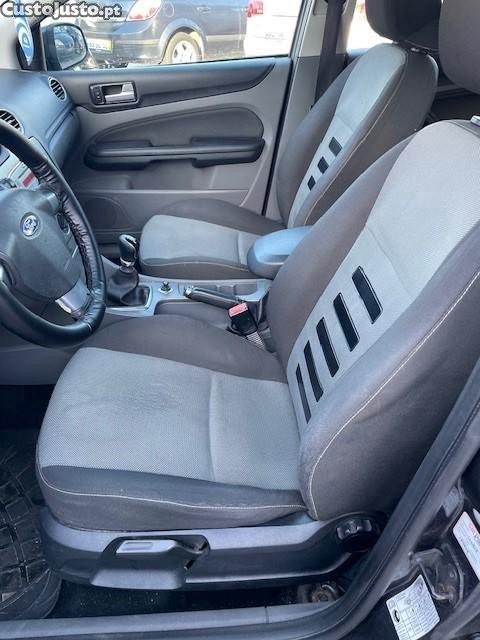 Ford Focus 1.6 TDCi S - 09 foto 2
