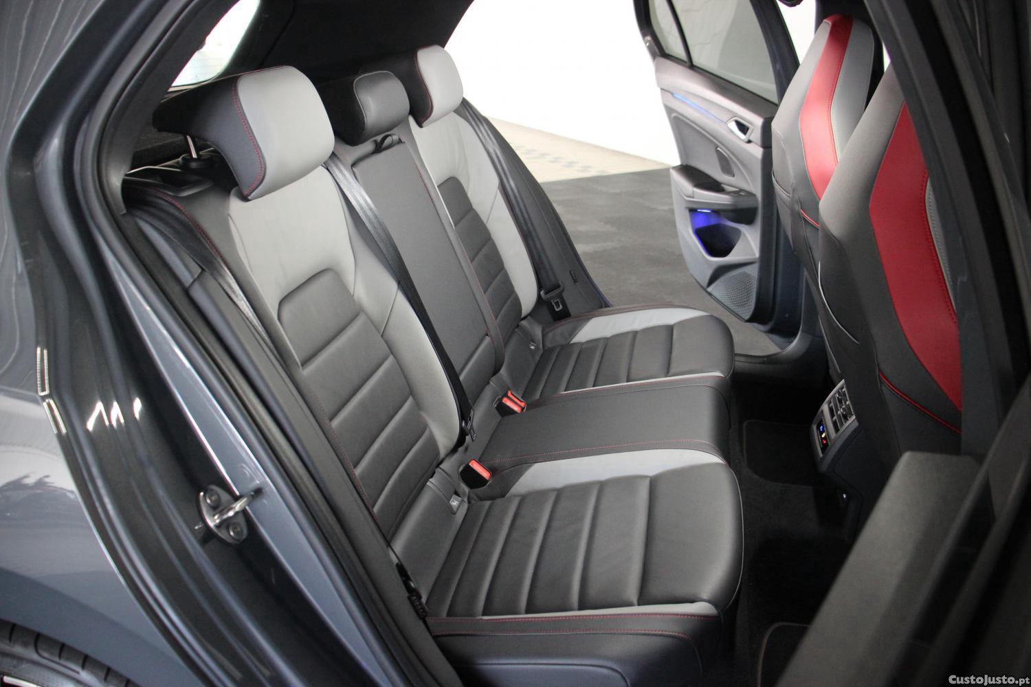 Volkswagen Golf 2.0 TSI GTI DSG — fotografia 10