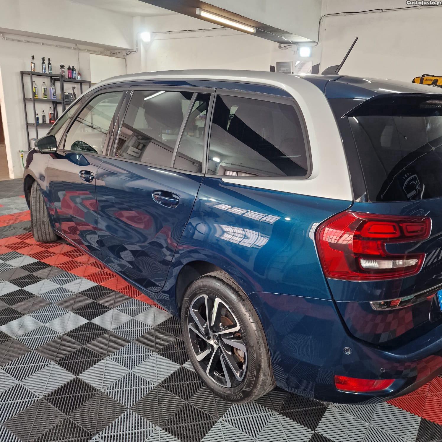 Citroën C4 Grand Spacetourer 1.5 hdi EAT8 Tecto Panorâmico — fotografia 4