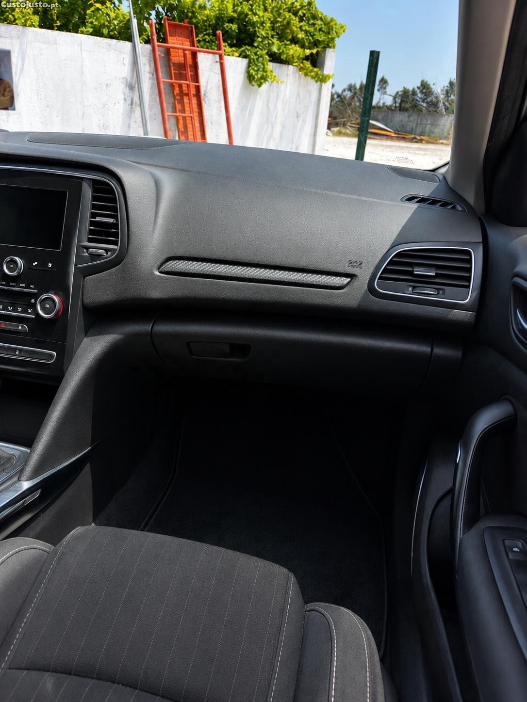 Renault Mégane Limited 1.5 dci — fotografia 6