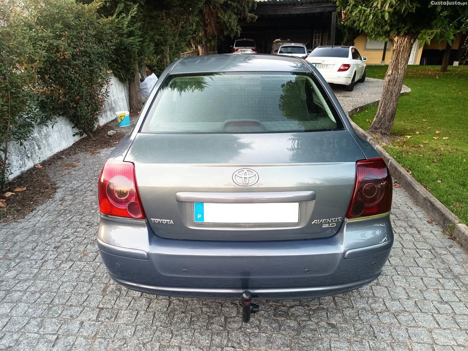 Toyota Avensis D4D - 04 foto 5