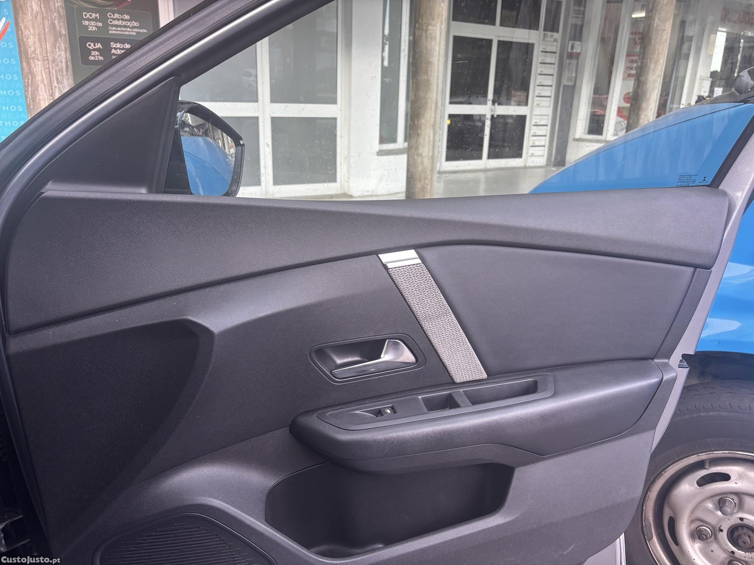 Citroën C4 Shine 1.5 EAT8 Diesel — photo 4