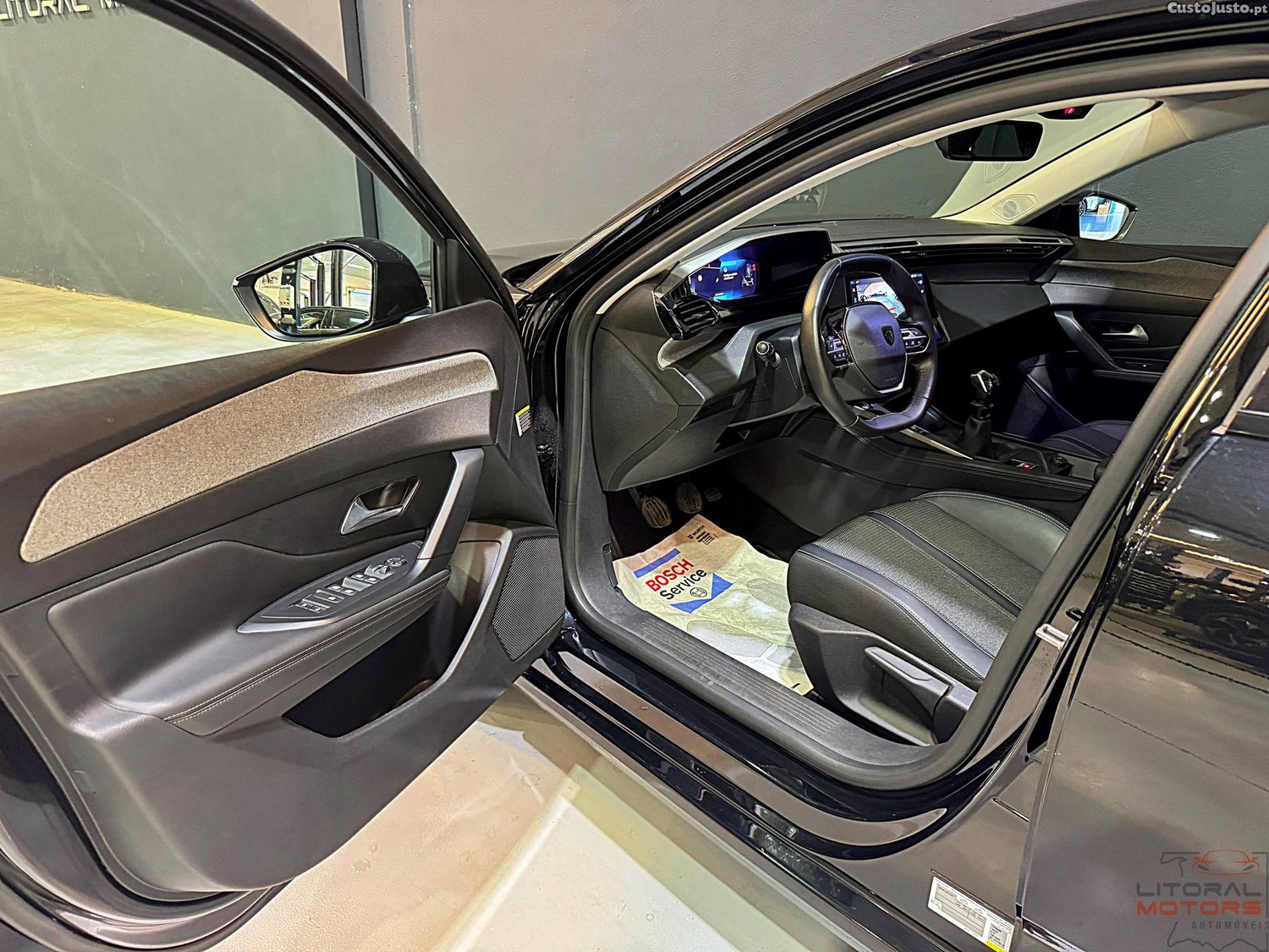 Peugeot 308 1.2 PureTech Allure — fotografia 13