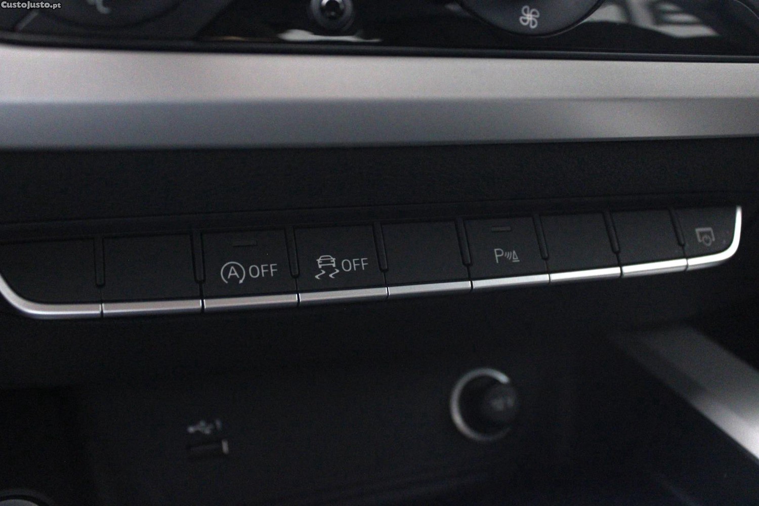 Audi A4 AVANT 30 TDI S-TRONIC — fotografia 22