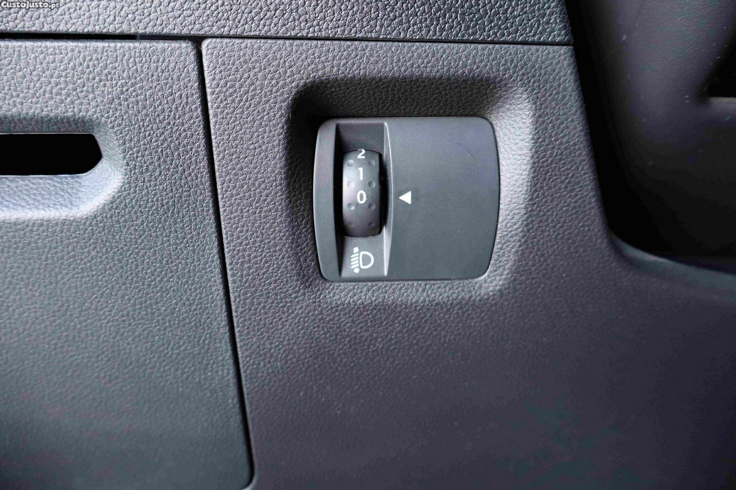 Dacia Sandero 1.0 TCe Essential — fotografia 12