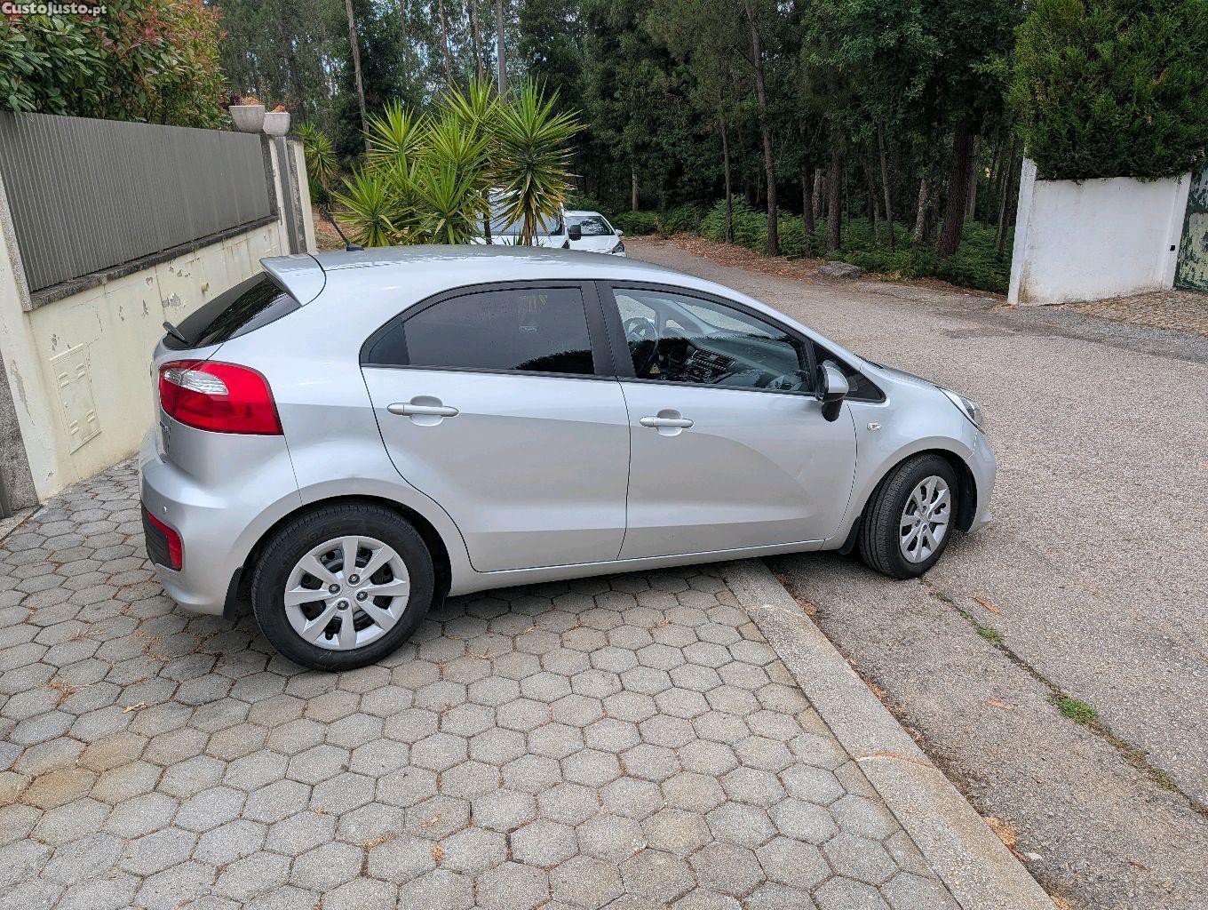 Kia Rio 1,1 cdti — fotografia 9