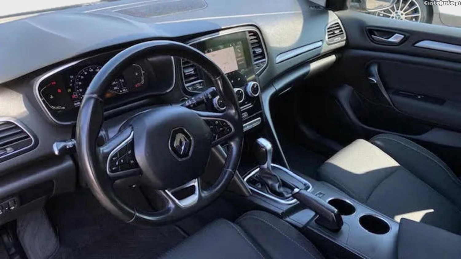Renault Mégane Sport Tourer 1.5 Blue dCi Limited EDC — fotografia 6