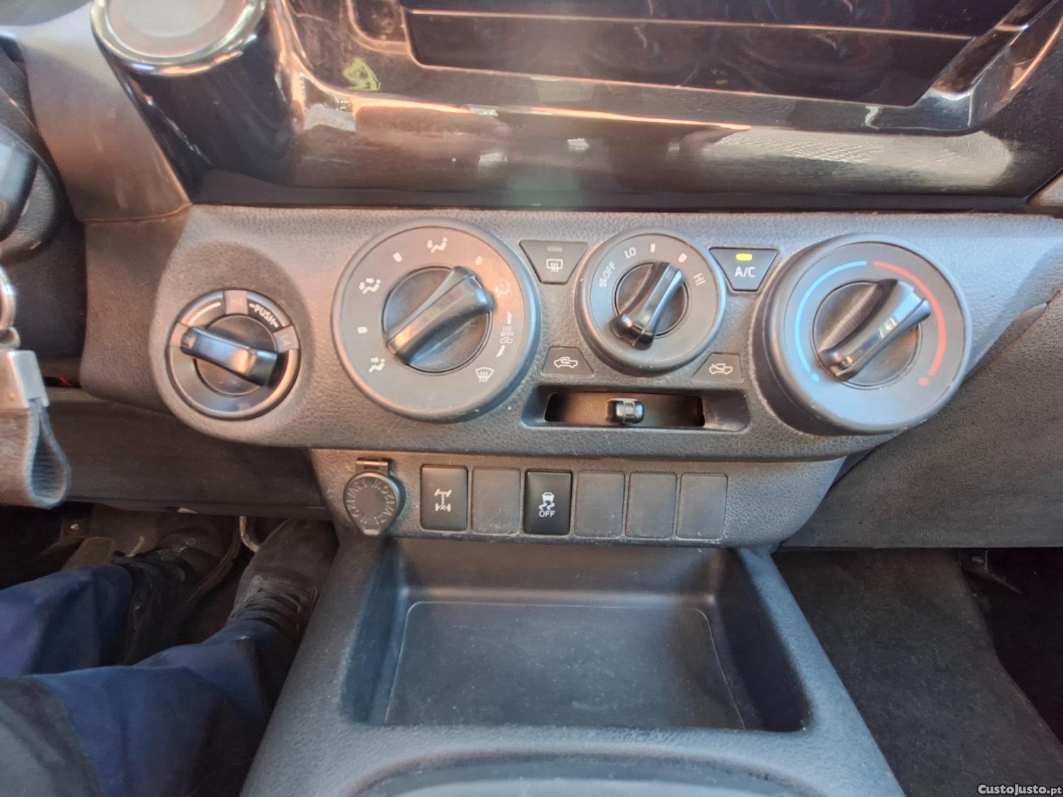 Toyota Hilux 2 lugares 4x4 - 19 — photo 5