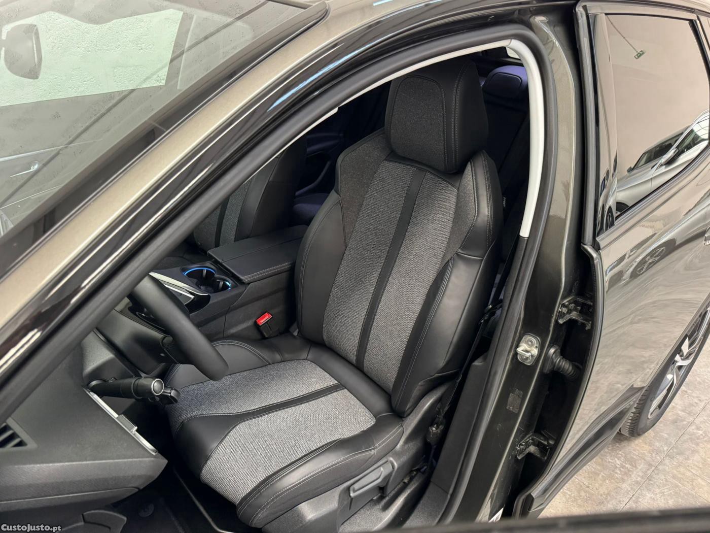 Peugeot 3008 1.5 BlueHDi Active P — fotografia 11