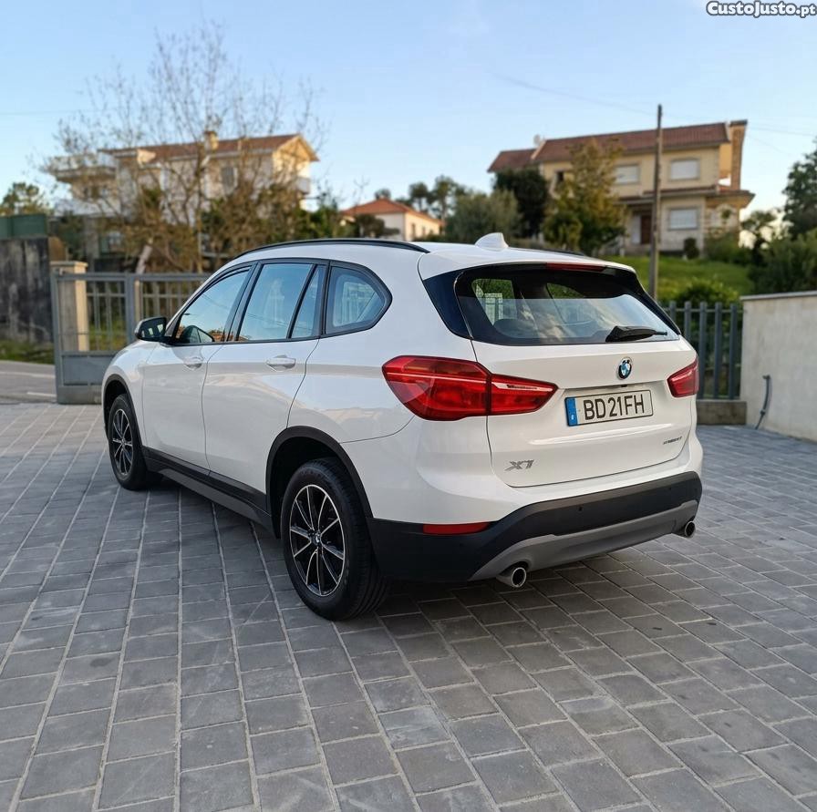BMW X1 18D Sdrive Auto - 19 foto 2