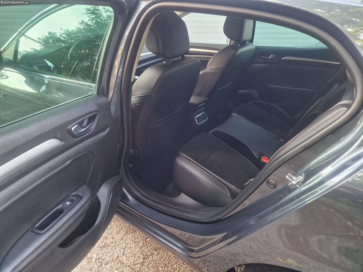 Renault Mégane 1.5 Blue dCi Intens — fotografia 3